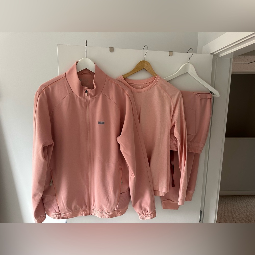 Figs Women's Track Pants & Jackets Set in Dusty Rose Pink